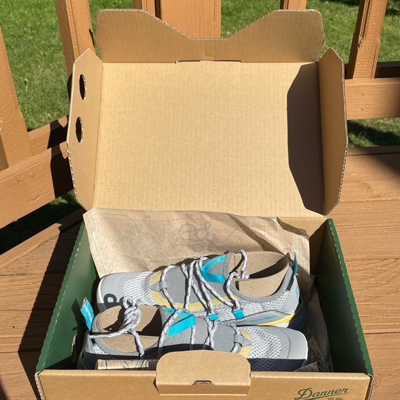 Danner Women's Rivercomber Hiking Sneakers 8.5 NWT - Picture 5 of 8